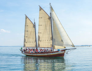 Voilier ancien à Saint-Gilles-Croix-de-Vie en Vendée