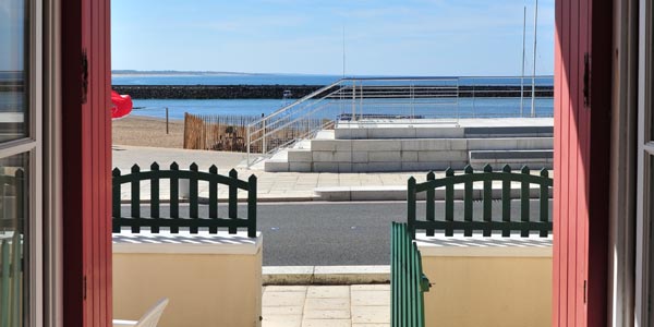 Vue sur la mer depuis la terrasse en Vendée à Saint-Gilles